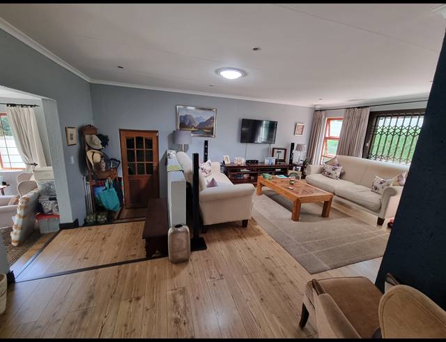 3 BEDROOM CLUSTER RENTED IN DOUGLASDALE